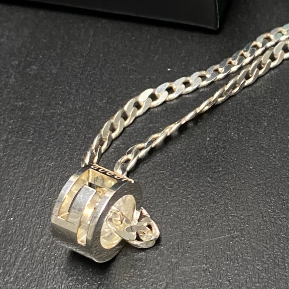 🔥❤️🔥Authentic GUCCI necklace with ring charm - Picture 3 of 7